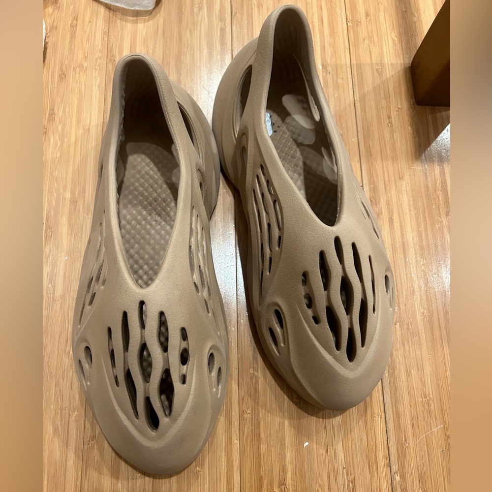 Yeezy foam runners